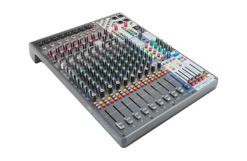 SOUNDCRAFT SIGNATURE PLUS 12