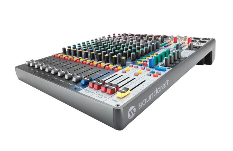 SOUNDCRAFT SIGNATURE PLUS 12