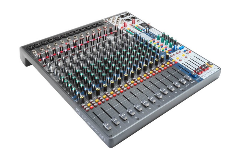 SOUNDCRAFT SIGNATURE PLUS 16
