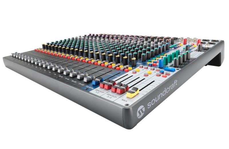 SOUNDCRAFT SIGNATURE PLUS 22