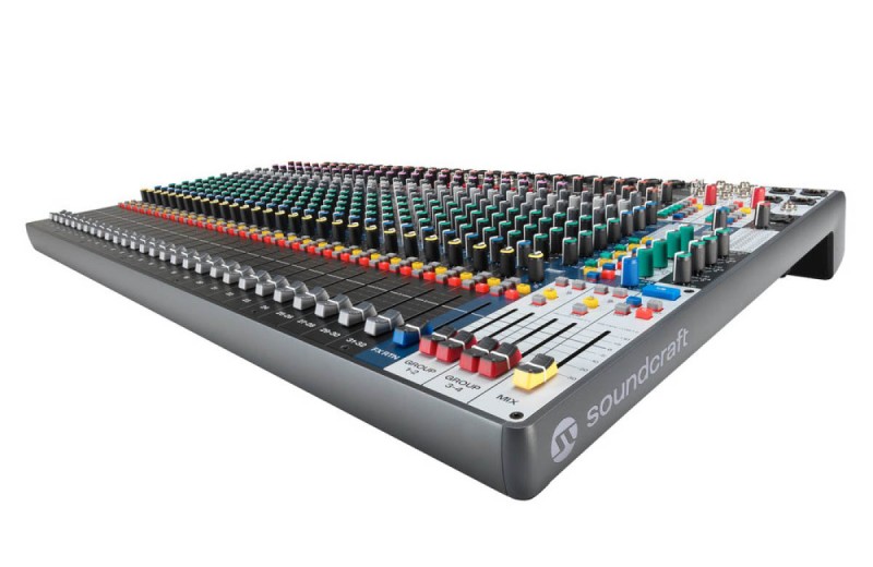 SOUNDCRAFT SIGNATURE PLUS 32