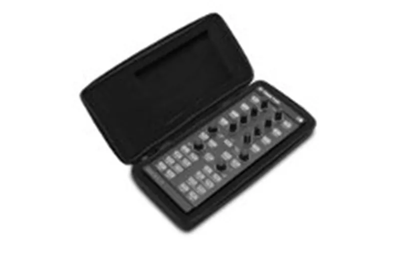 UDG Creator NI Kontrol F1/X1/Z1 Hardcase Protector Black MK2 U8410BL