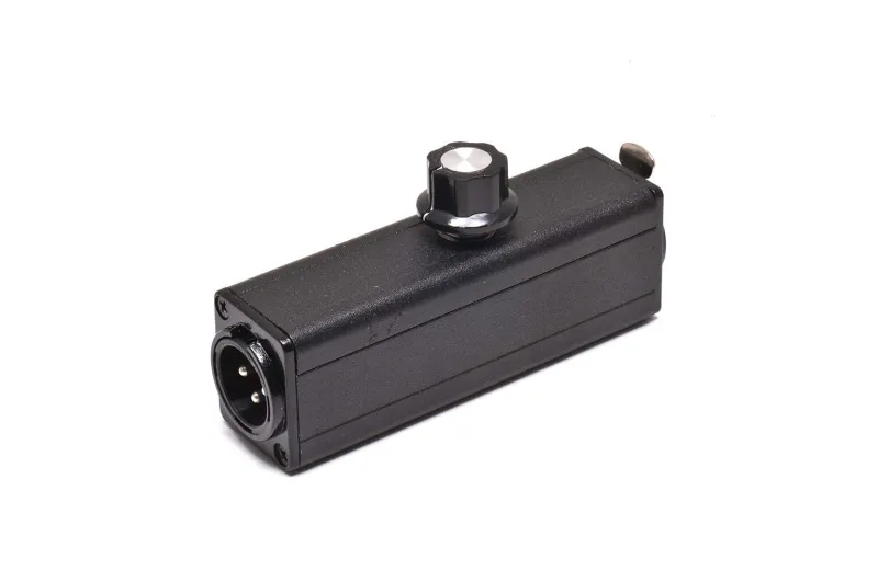 Metro A-116 Αντάπτορας 3-pin XLR male σε 3-pin XLR female με ρυθμιστή έντασης