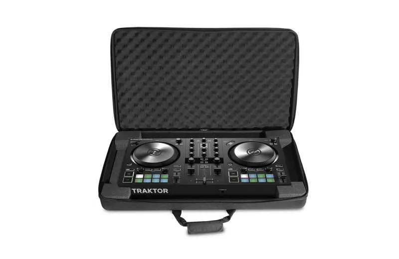 UDG CREATOR NI TRAKTOR S4 MK3 / S2 MK3 HARDCASE BLACK U8309BL