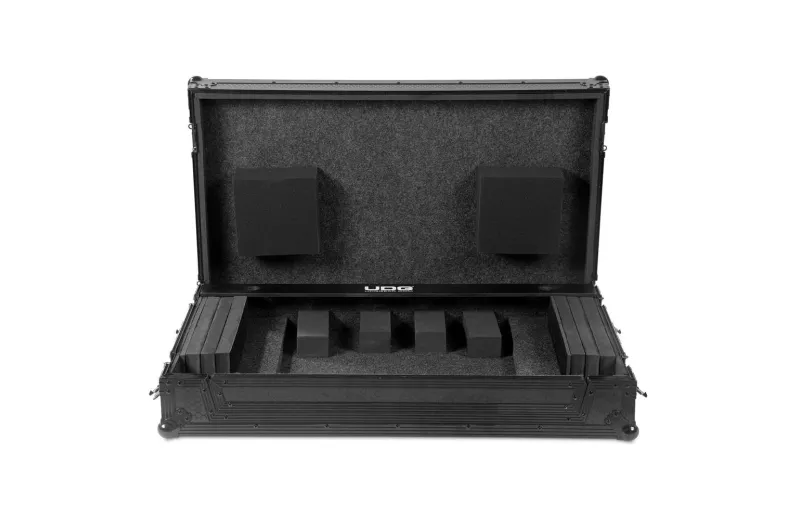 UDG Ultimate Flight Case Multi Format 3XL Black Plus (Wheels) U91070BL