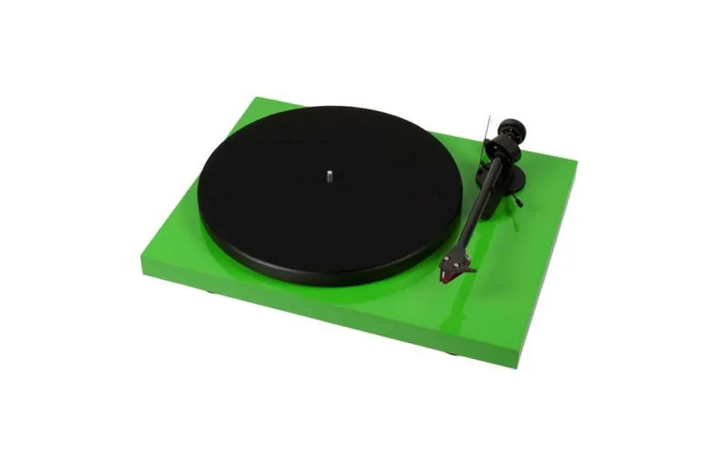 Pro-ject Audio Debut Carbon DC GREEN + Ortofon OM10E