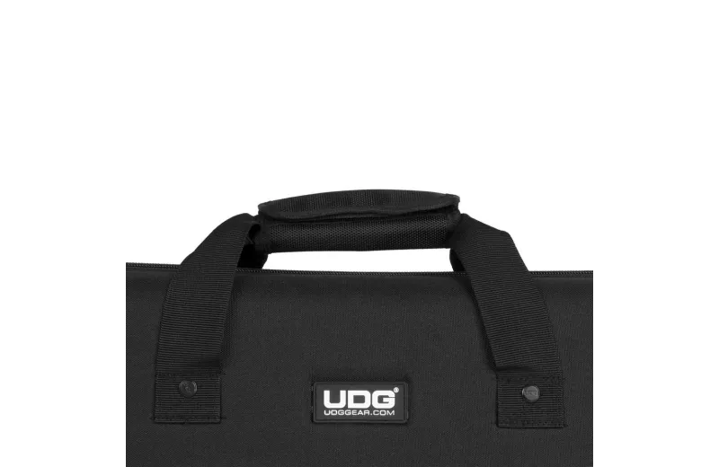 UDG Creator Controller Hardcase Medium Black MK2 U8301BL