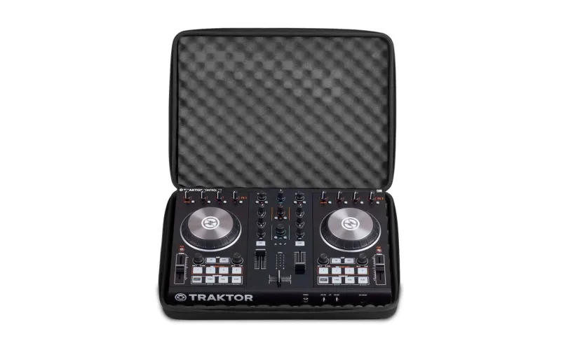 UDG Creator Controller Hardcase Medium Black MK2 U8301BL
