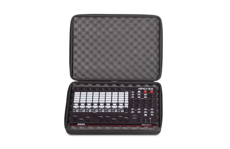 UDG Creator Controller Hardcase Medium Black MK2 U8301BL