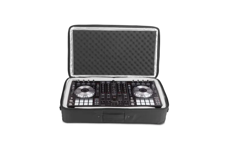 UDG Urbanite MIDI Controller Sleeve Large Black U7102BL