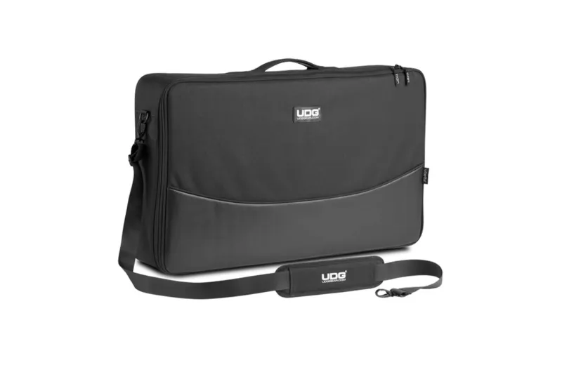 UDG Urbanite MIDI Controller Sleeve Large Black U7102BL
