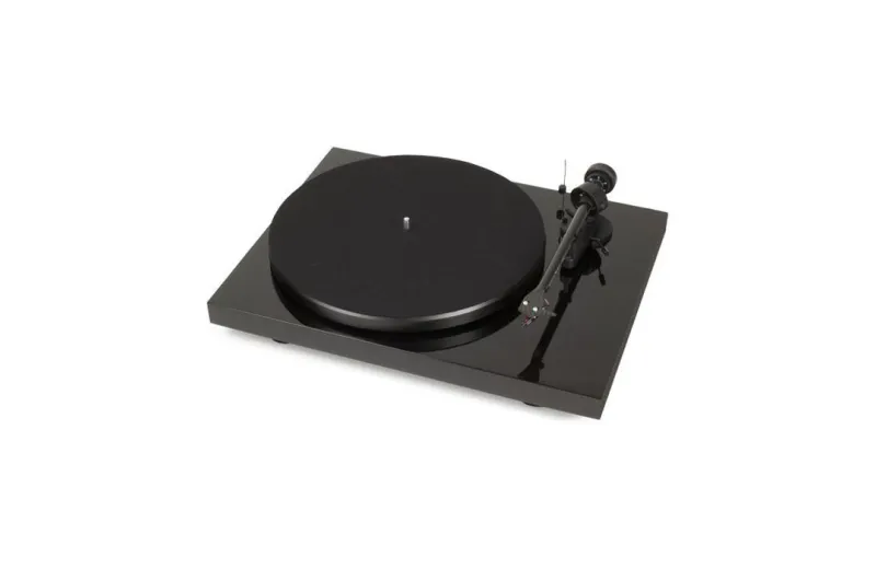 Pro-ject Audio Debut Carbon DC BLACK + Ortofon OM10E