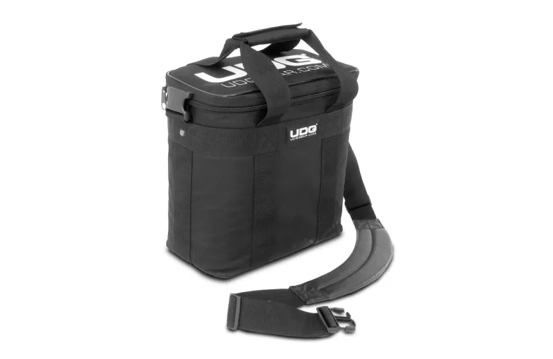 UDG ULTIMATE STARTERBAG BLACK/WHITE LOGO U9500
