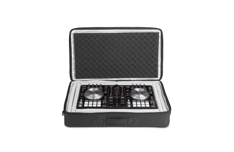 UDG Urbanite MIDI Controller Sleeve Large Black U7102BL