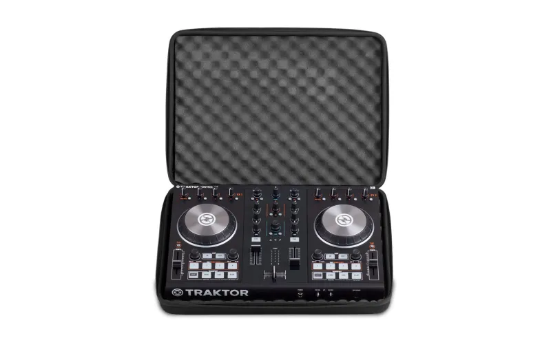 UDG Creator Controller Hardcase Medium Black MK2 U8301BL