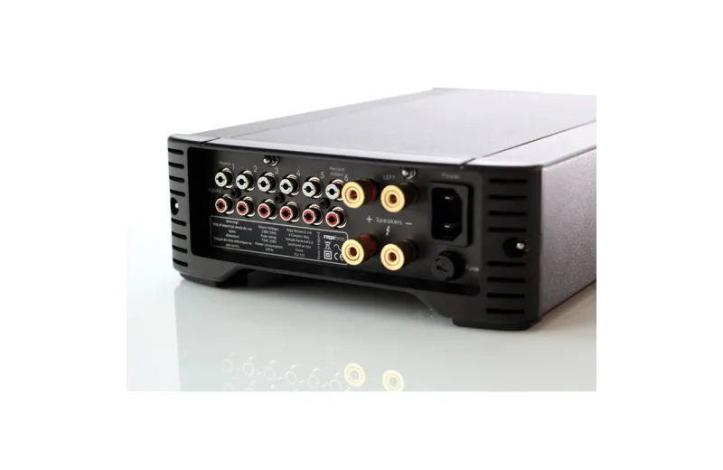 Rega Brio