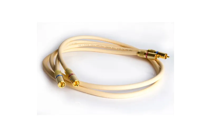 VAN DEN HUL THE NAME HALOGEN FREE RCA 1M