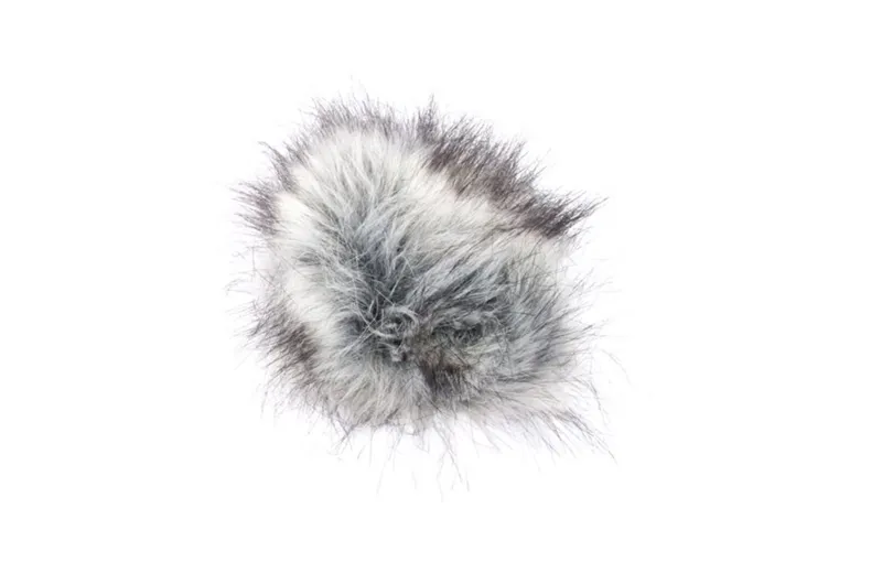 Rode Dead-Kitten Fur Windshield