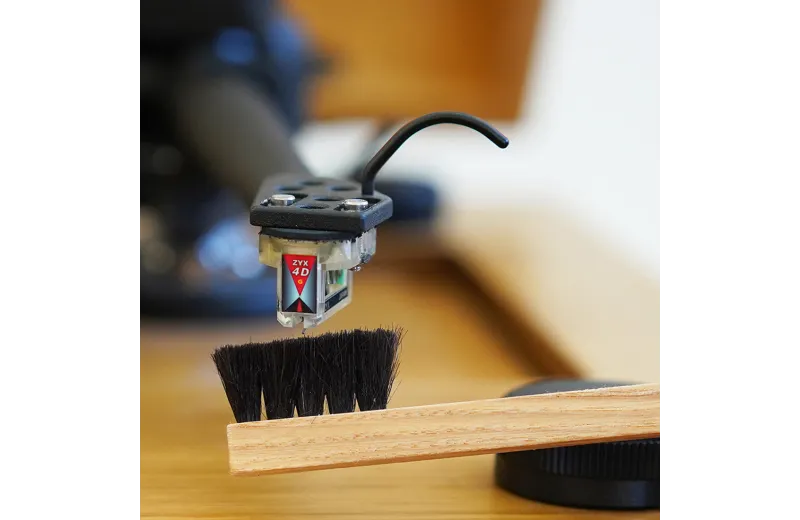 Simply Analog Stylus Brush Natural Wood