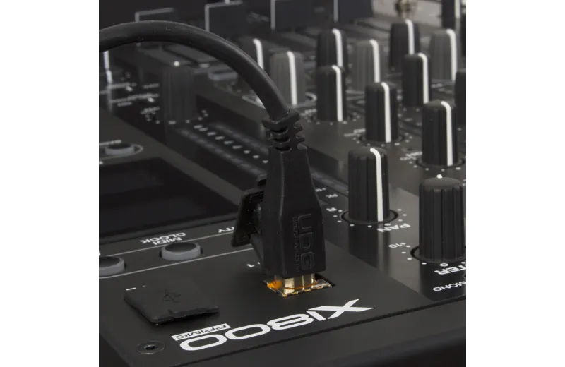 UDG U95006BL Ultimate Audio Cable USB 2.0 A-B Black Angled 3m