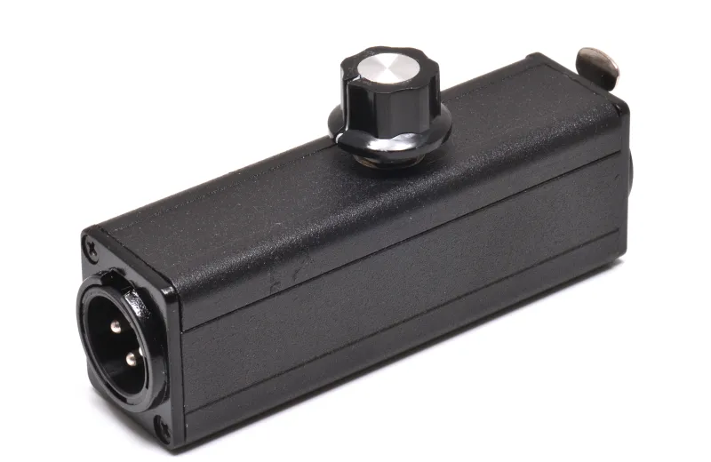 Metro A-116 Αντάπτορας 3-pin XLR male σε 3-pin XLR female με ρυθμιστή έντασης