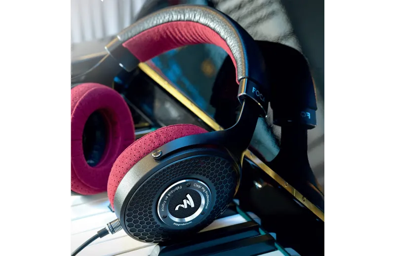 Focal Clear Mg Professional