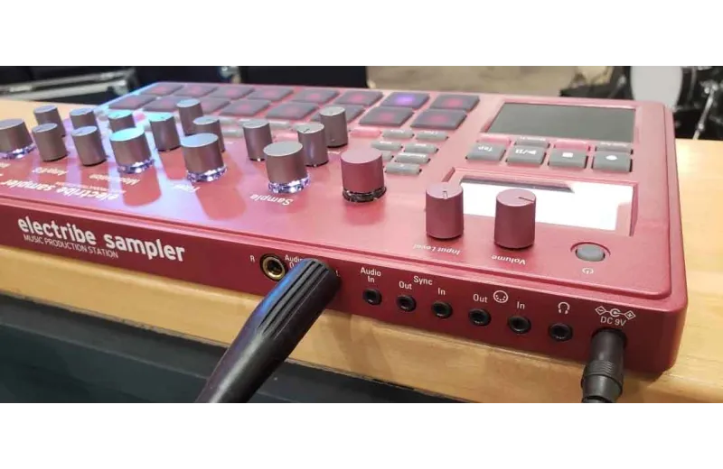 Korg Electribe 2S Groove synth/sampler Module Κόκκινο