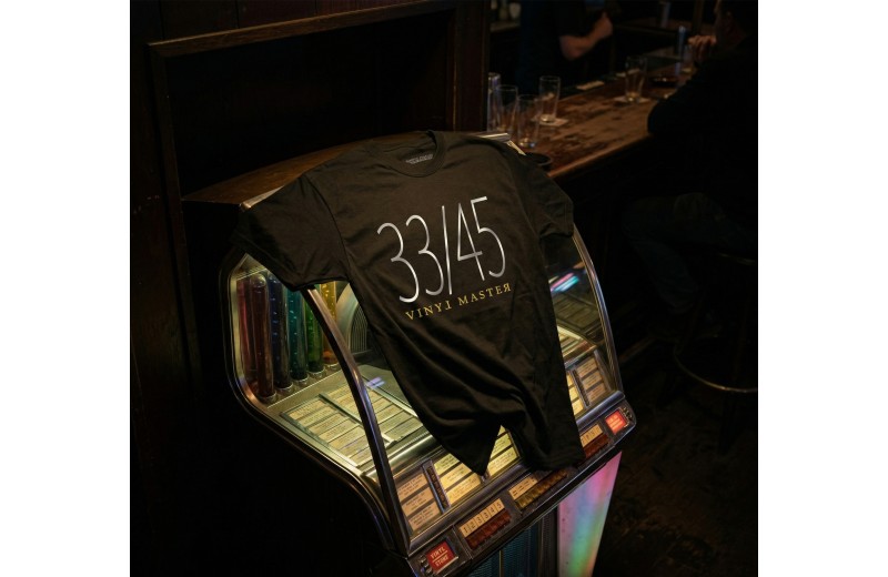 Simply Analog Vinyl Master 33/45 T-Shirt- L